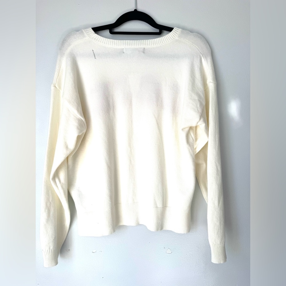 33 Degrees White Sweater with Red LOVE Design Size Small - Picture 3 of 7